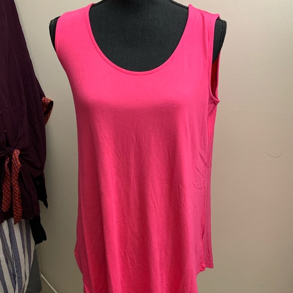 Tank top medium - Picture 1 of 1